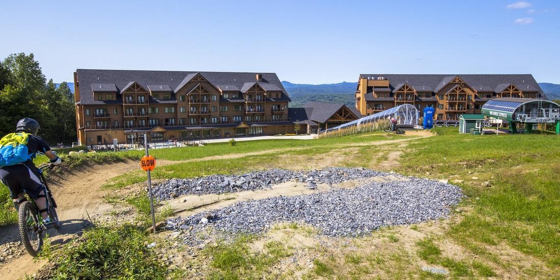 Burke Mountain Hotel And Conference Center ภายนอก รูปภาพ
